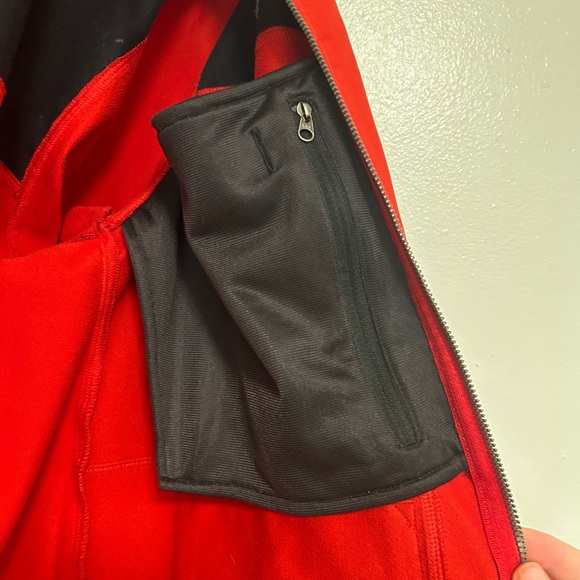 North Face Men’s Soft Shell Jacket with hood. - Picture 4 of 7